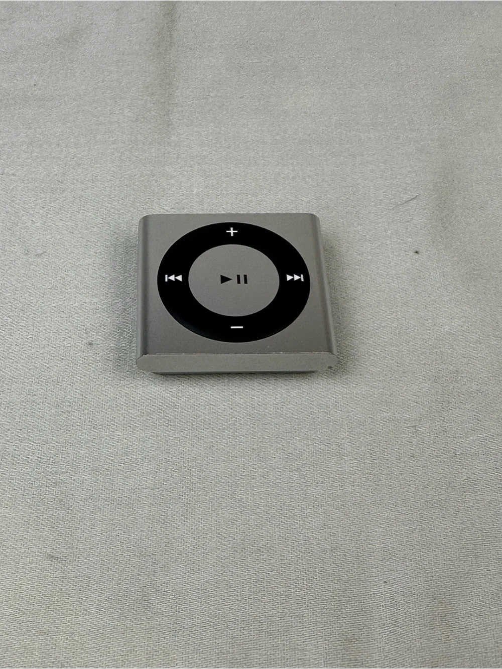 Apple Silver iPod Shuffle with USB Charging Cable